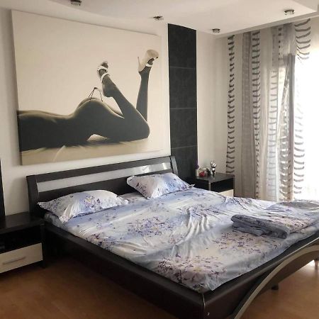 Apartament Apartment Ramnicu Valcea Ngoại thất bức ảnh